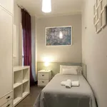 Rent 8 bedroom apartment of 80 m² in Barcelona