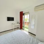 Rent a room of 70 m² in seville