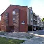 Rent 1 bedroom apartment in Champaign