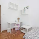 Rent a room of 100 m² in madrid