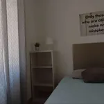 Rent a room of 200 m² in madrid