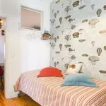 Rent 2 bedroom apartment of 70 m² in lisbon