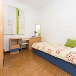 Rent a room of 90 m² in madrid