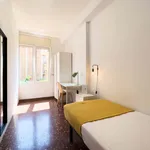 Rent a room of 91 m² in Barcelona