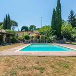 Rent 12 bedroom house of 450 m² in Roma