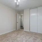 Appartement de 1216 m² avec 3 chambre(s) en location à Edmonton