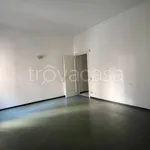 Affitto 10 camera appartamento di 212 m² in Catania