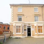 Rent 3 bedroom flat in East Midlands