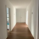 Miete 4 Schlafzimmer wohnung von 230 m² in Dusseldorf