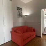 Rent 1 bedroom apartment of 45 m² in milan