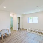 Rent 7 bedroom apartment in Los Angeles