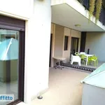 Affitto 6 camera appartamento di 248 m² in Catania