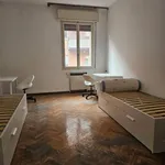 Rent 5 bedroom apartment of 130 m² in Bologna