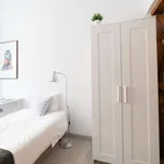 Rent a room of 120 m² in lisbon