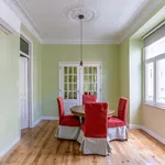 Rent 5 bedroom apartment of 95 m² in Lisboa