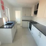 Rent 4 bedroom flat in South East England