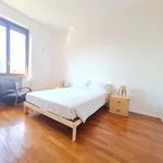 Miete 6 Schlafzimmer wohnung von 70 m² in Frankfurt am Main