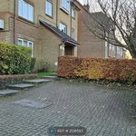 Rent 2 bedroom flat in South East England