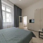 Pronajměte si 1 ložnic/e byt o rozloze 40 m² v Prague