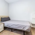 Rent a room of 85 m² in valencia