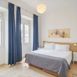 Rent 1 bedroom apartment of 75 m² in Porto