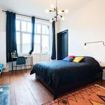 Appartement de 420 m² avec 11 chambre(s) en location à Liège