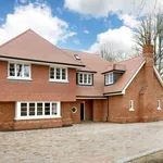 Rent 7 bedroom house in South East England