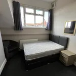 Rent 1 bedroom house in Leeds