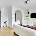 Appartement de 300 m² avec 1 chambre(s) en location à Paris