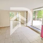 Rent 2 bedroom apartment of 49 m² in Nîmes