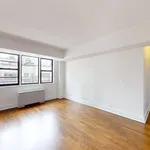 Rent 2 bedroom apartment of 1108 m² in Manhattan