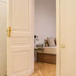 Rent a room of 350 m² in Barcelona