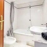 Rent a room of 110 m² in valencia