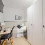 Rent a room of 120 m² in madrid