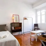 Rent 4 bedroom apartment in Lisbon