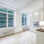 Rent 4 bedroom apartment in Ixelles