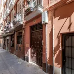 Rent 8 bedroom apartment in Granada