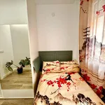 Alquilo 4 dormitorio apartamento de 210 m² en alicante