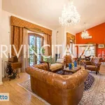 Rent 4 bedroom house of 200 m² in Rome