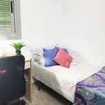 Rent a room of 80 m² in valencia