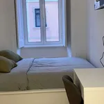 Rent a room of 140 m² in lisbon