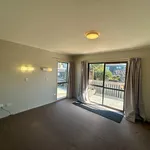 Rent 5 bedroom apartment in Papamoa