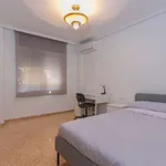 Rent a room of 125 m² in valencia