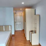 Rent 1 bedroom apartment of 30 m² in Nonthaburi City Municipality