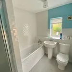 Rent 4 bedroom flat in East Midlands