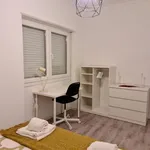 Rent 4 bedroom apartment in Lisbon