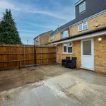 Rent 5 bedroom apartment in Slough