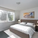 Rent 2 bedroom apartment in Melbourne