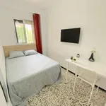 Rent a room of 70 m² in seville