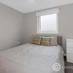 Rent 3 bedroom apartment in Edinburgh